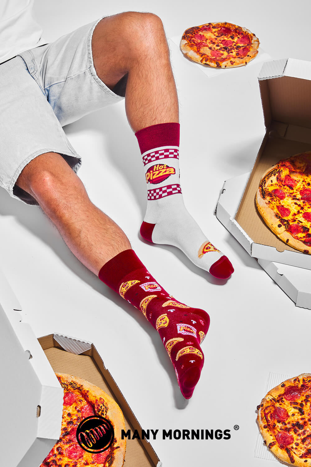 Ponožky na plátky pizze, veľa rán