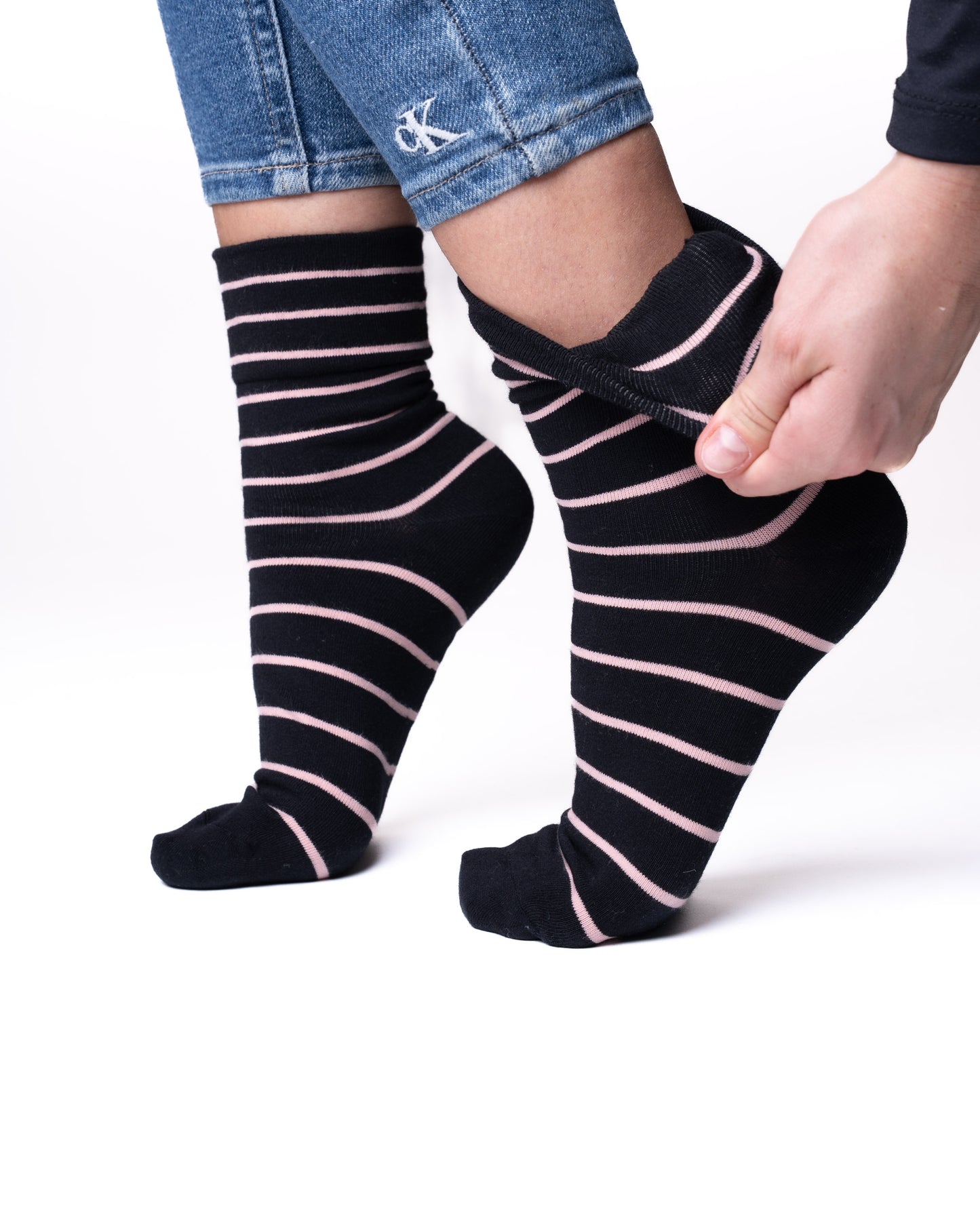 6 párov dámskych antibakteriálnych ponožiek bez gumy a bez švov, pruhované 5838