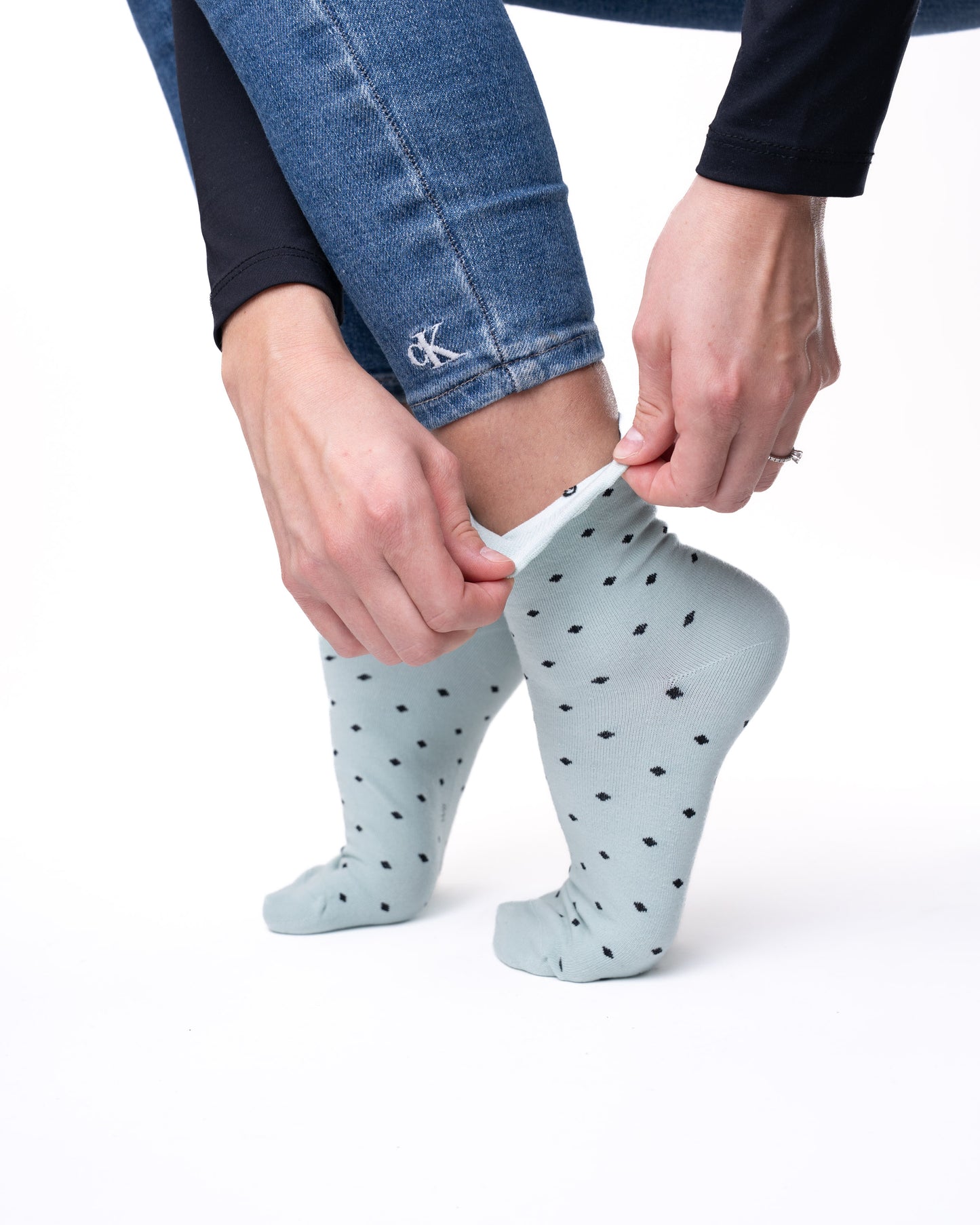 6 párov dámskych antibakteriálnych ponožiek bez gumy a bez švov, bodky 5855